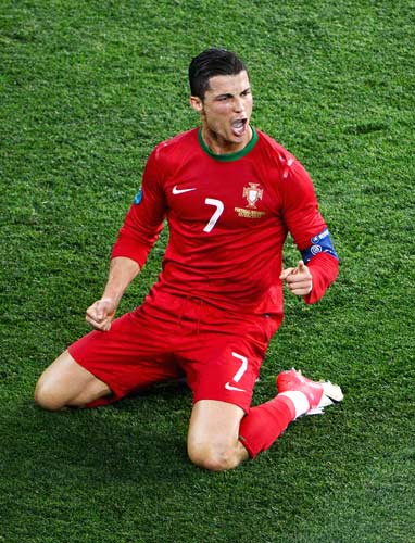 球迷协会公开反对赛制改动，呼声高涨（球迷协会发声抵制赛制调整，反对声浪高涨）