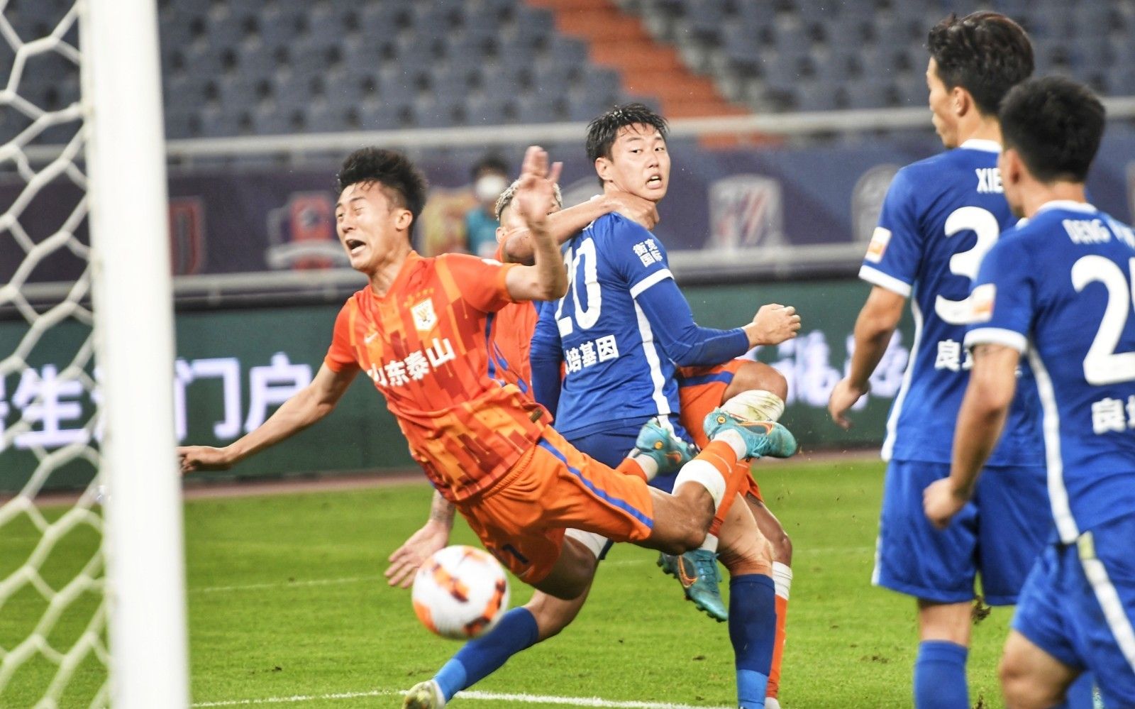 马来西亚队士气高涨（马来西亚队斗志昂扬）