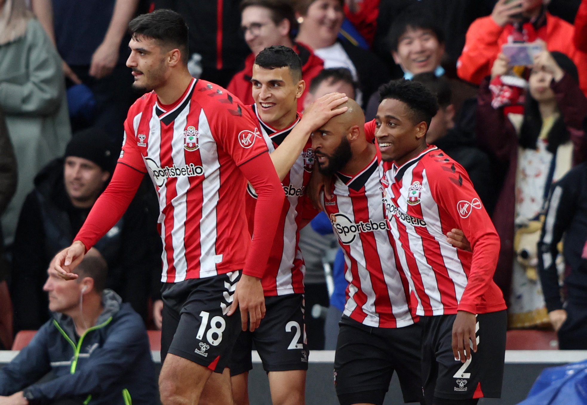 CBA球队巡礼：广东——十一冠王疯狂补强，志在东山再起（CBA巡礼：广东宏远——十一冠豪门重磅补强，剑指卷土重来）