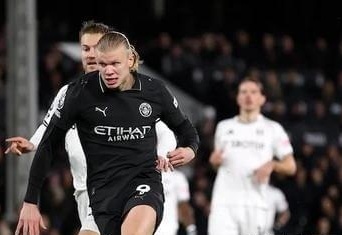 前英超名将佩特雷斯库患神秘疾病暴瘦30公斤尝试中药治疗（英超名宿佩特雷斯库突患神秘病症暴瘦30公斤，转寻中药治疗）