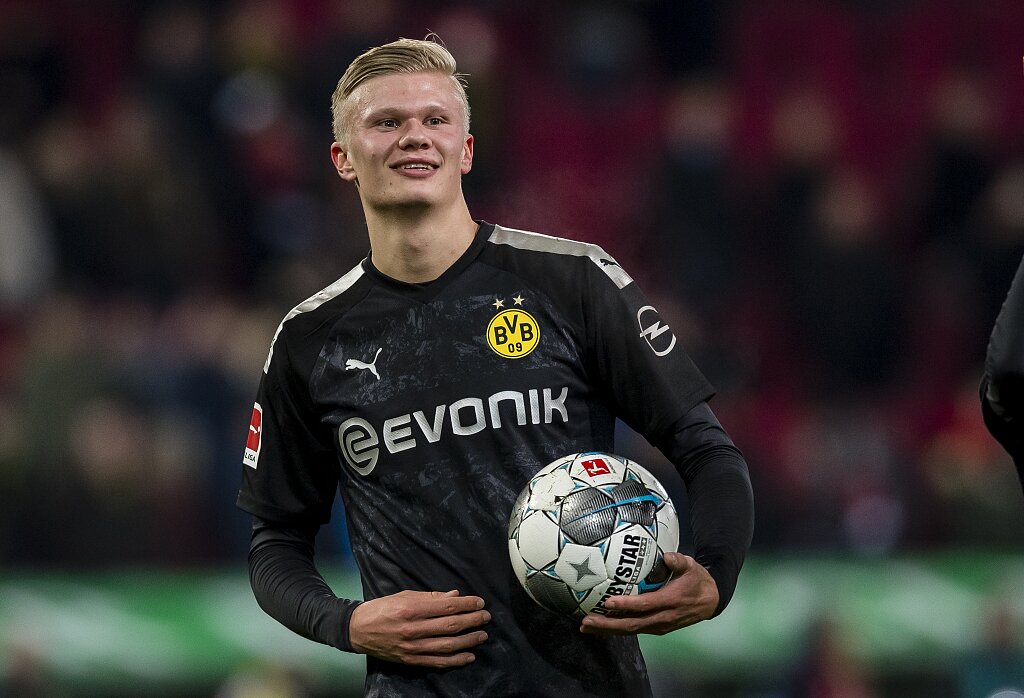 109球追平恩里克，莱万升至巴萨队史射手榜第16位（莱万以109球追平恩里克，升至巴萨历史射手榜第16名）