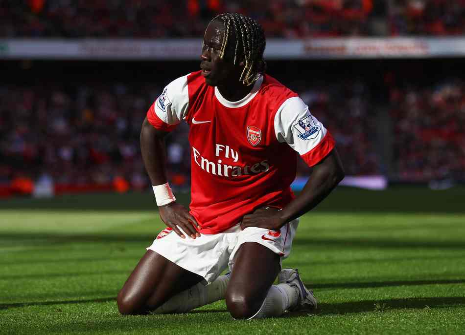 欧冠淘汰赛前瞻：曼联对阵巴黎,（欧冠淘汰赛焦点战：曼联迎战巴黎圣日耳曼）