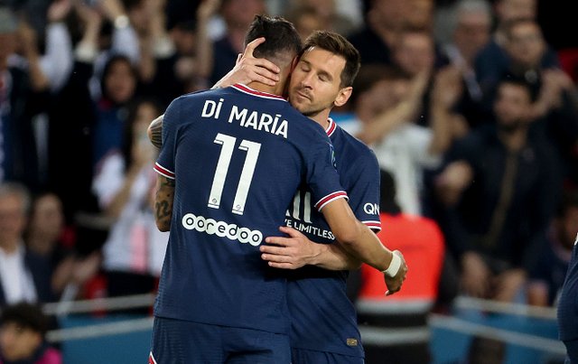 篮球CBA赛场出现精彩扣篮（CBA赛场上演震撼扣篮秀）