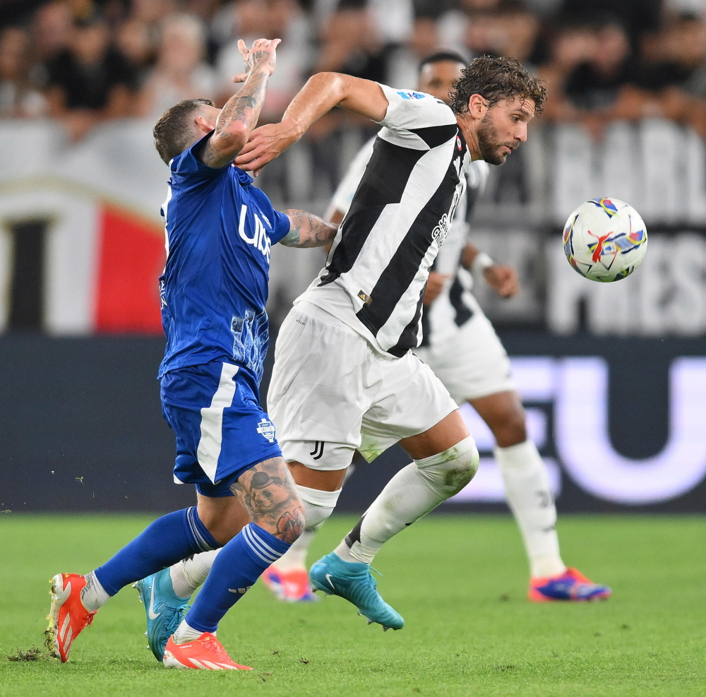 安永佳港队回来状态爆棚，一分钟进球？！新鹏城什么...（安永佳港队强势回归，开场一分钟闪击！新鹏城怎么了？）