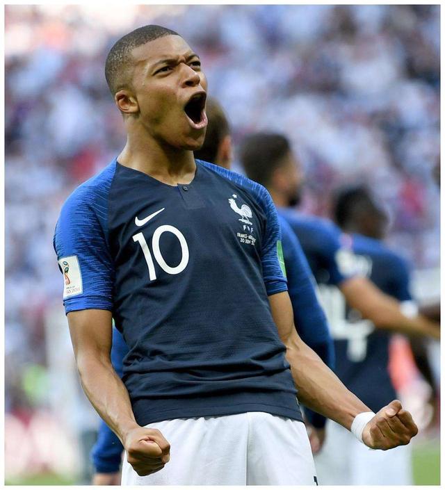 足球队报：瓦科下赛季或将转战江浙沪地区的中超俱乐部（足球队报称瓦科或在下赛季改投江浙沪中超球队）