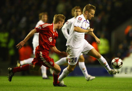 踢球者评德甲第11轮最佳阵容：卡尔、奥利塞、于帕、拜尔入选（踢球者公布德甲第11轮最佳阵容：卡尔、奥利塞、于帕、拜尔在列）