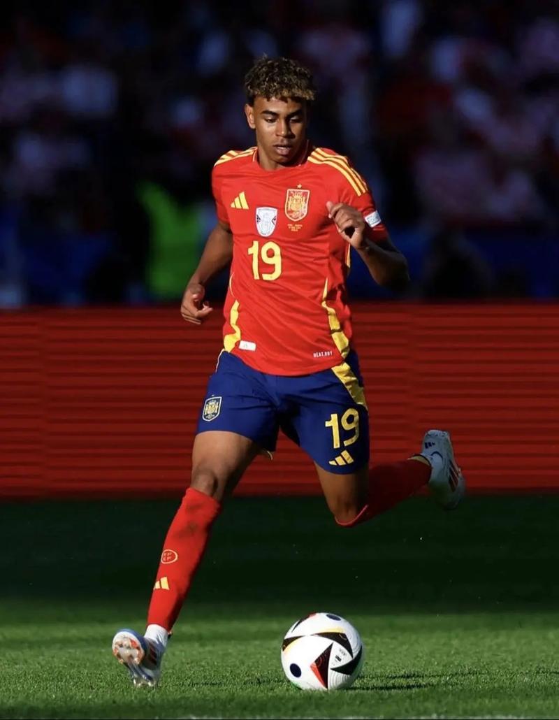 国脚谈留洋：竞争巨大但不会放弃（国脚谈留洋：竞争激烈，仍将坚持）