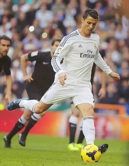 领取巴萨队史最受喜爱球员奖，梅西：巴塞罗那是我的家