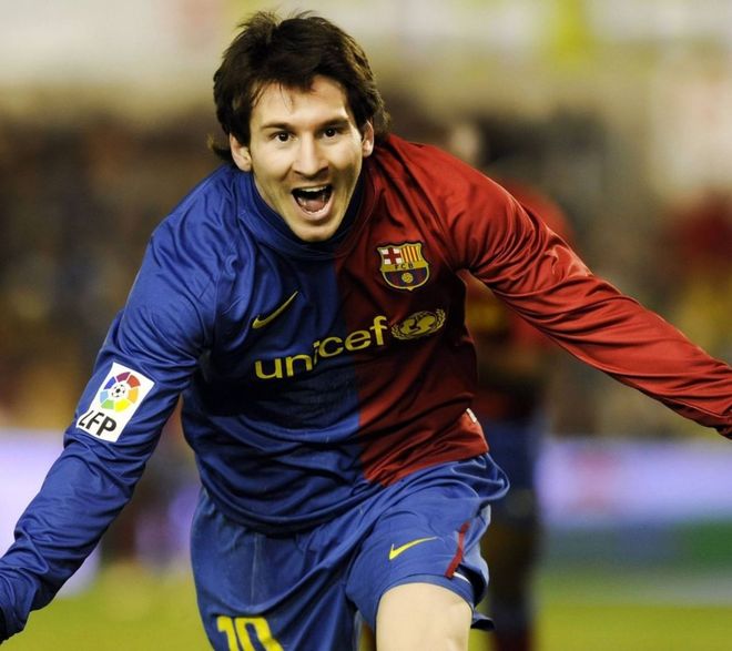 拜仁vs圣保利：凯恩领衔，卡尔、金玟哉、格雷罗首发（拜仁对阵圣保利：凯恩挂帅，卡尔、金玟哉、格雷罗先发出场）