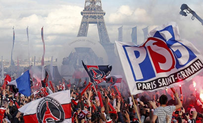 欧冠疯狂夜！3大豪门全逆转，17岁新星封神，后卫90秒双响炸场？（欧冠神奇之夜：三豪门齐逆转，17岁新星封神，后卫90秒梅开二度）